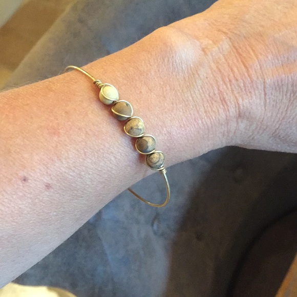 {Crystal Avenue}Stone & Wire Bracelet - Picture 4 of 5